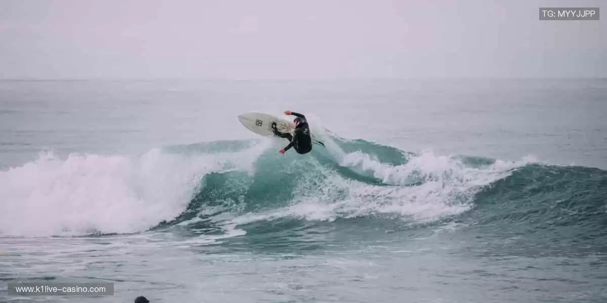 📺高清直播，零时差狂欢！锁定屏幕，不错过每一个绝杀瞬间！